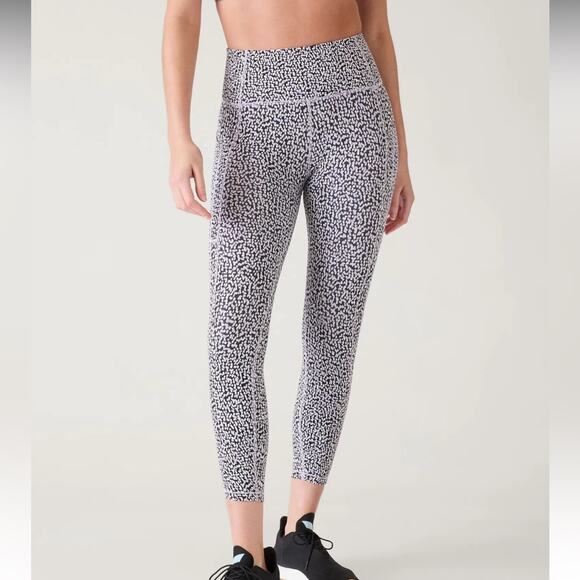 Athleta ULTIMATE STASH HIGH RISE 7/8 LEGGING Camilla Water Violet Texture XS - Picture 1 of 10
